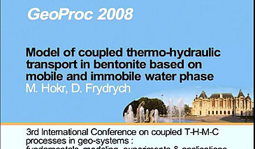 Model of coupled thermo-hydraulic transport in bentonite based on mobile and immobile water phase